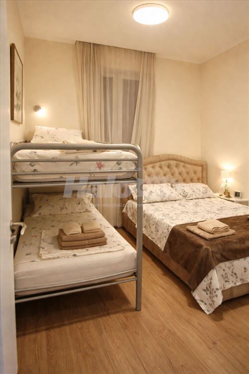 Stan 4-soban kod hotela Moskve — 3