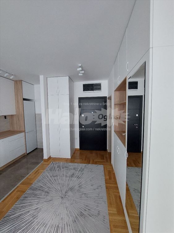Stan 42m2-Cara Dušana-Zemun-novogradnja (ganc nov) — 2