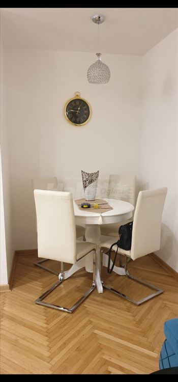 Stan 43 m2 Fontana-Novi Beograd renoviran — 2