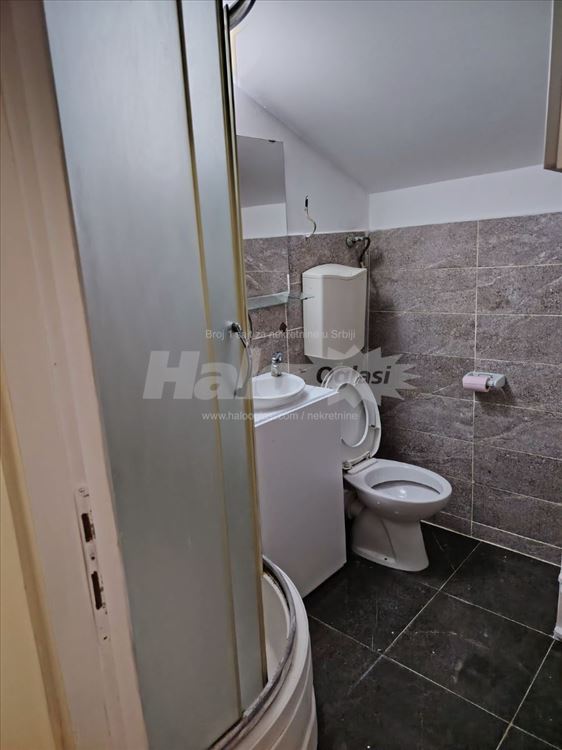 Stan 50m2 izdavanje — 5
