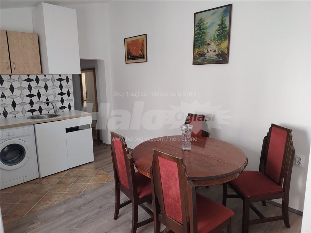 Stan 50m2 izdavanje — 11