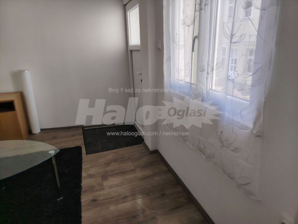 Stan 50m2 izdavanje — 13