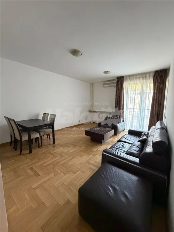 Stan 50m2, Novogradnja kod Vukovog spomenika — 2