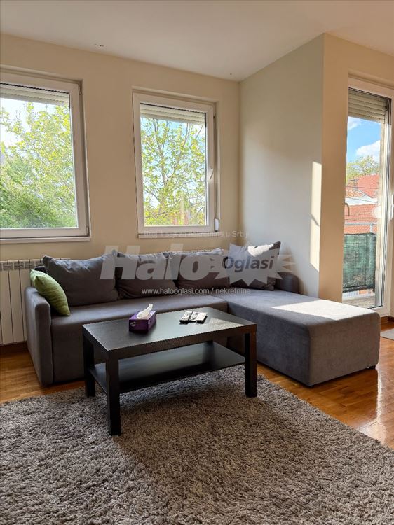 Stan 54m², Lekino Brdo, namešten, useljiv odmah — 2