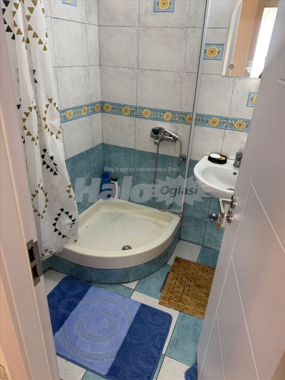 Stan 64mkv Karaburma-renoviran, namesten. Vlasnik — 11