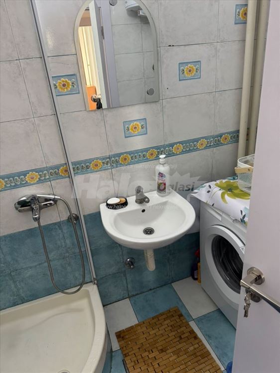 Stan 64mkv Karaburma-renoviran, namesten. Vlasnik — 12