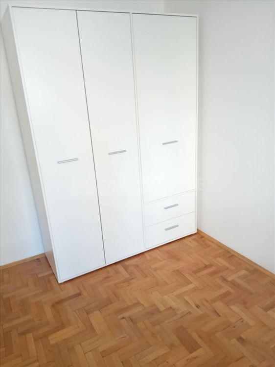 Stan 70m2, Farmaceutski fakultet — 9