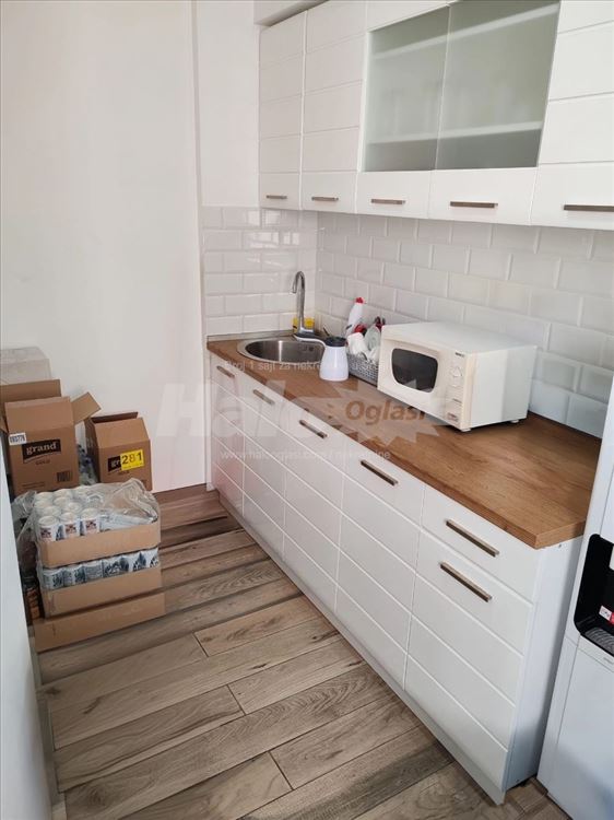 Bez posrednika - Stan i Lokal,Profesorska kolonija — 7