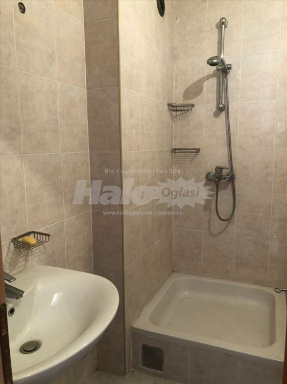 Stan i lokal u u privatnoj kući -Batajnica(Zemun) — 8
