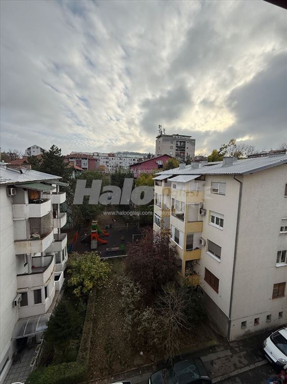 Stan iznad Big Fashiona, mali troškovi, Karaburma — 8