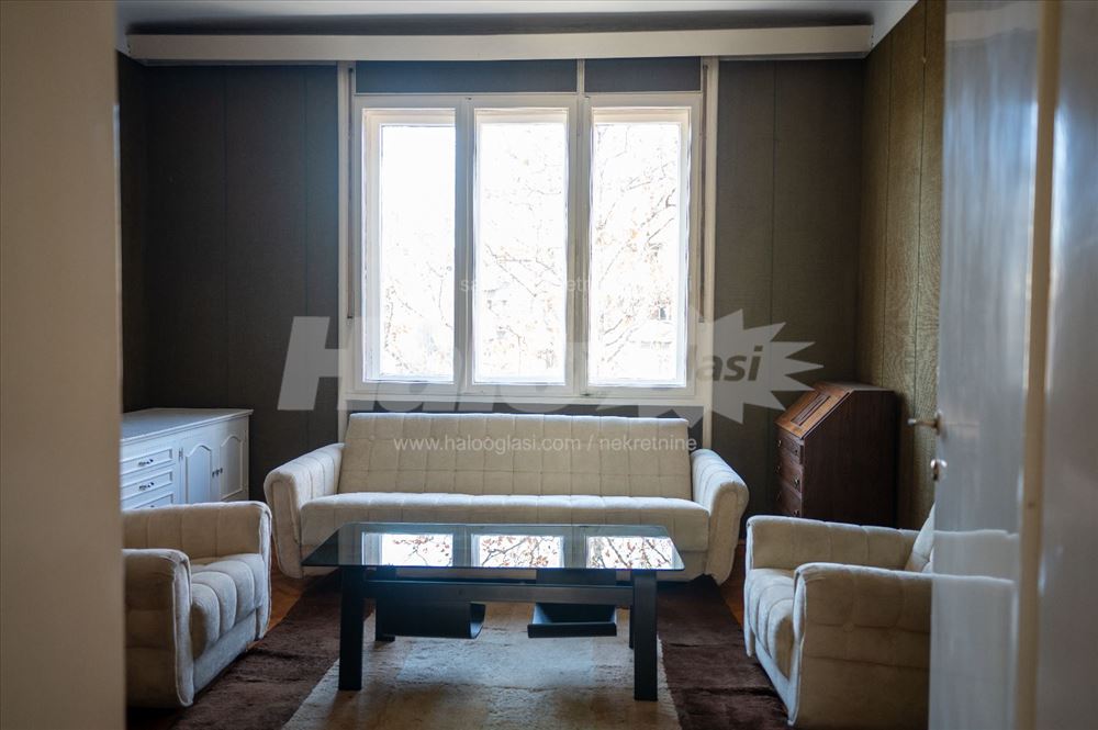 Stan je na Slaviji sa pogledom na Hram Svetog Save — 9