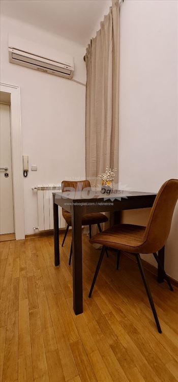 Stan Knjeginje Zorke, namešten, Vlasnik — 5