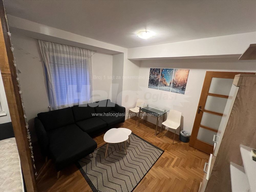 Stan kod Đeram pijace, 30m² — 2