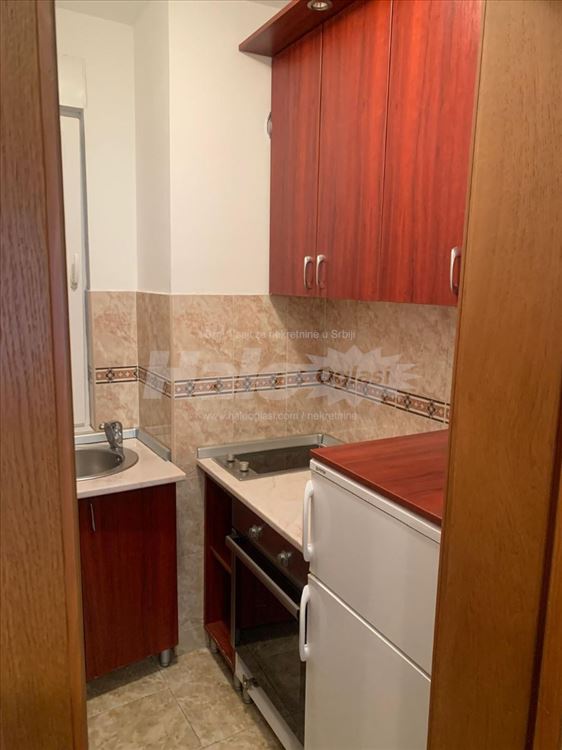 Stan kod Đeram pijace, 30m² — 3