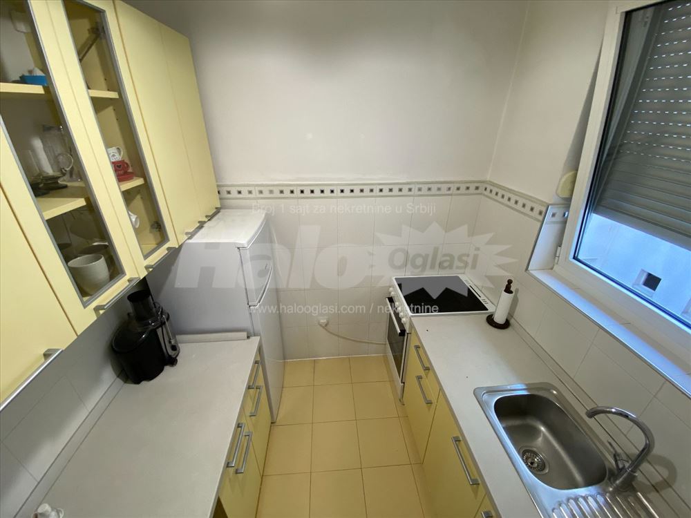 Stan kod Djeram pijace 60m2 - opcija Garaže — 7