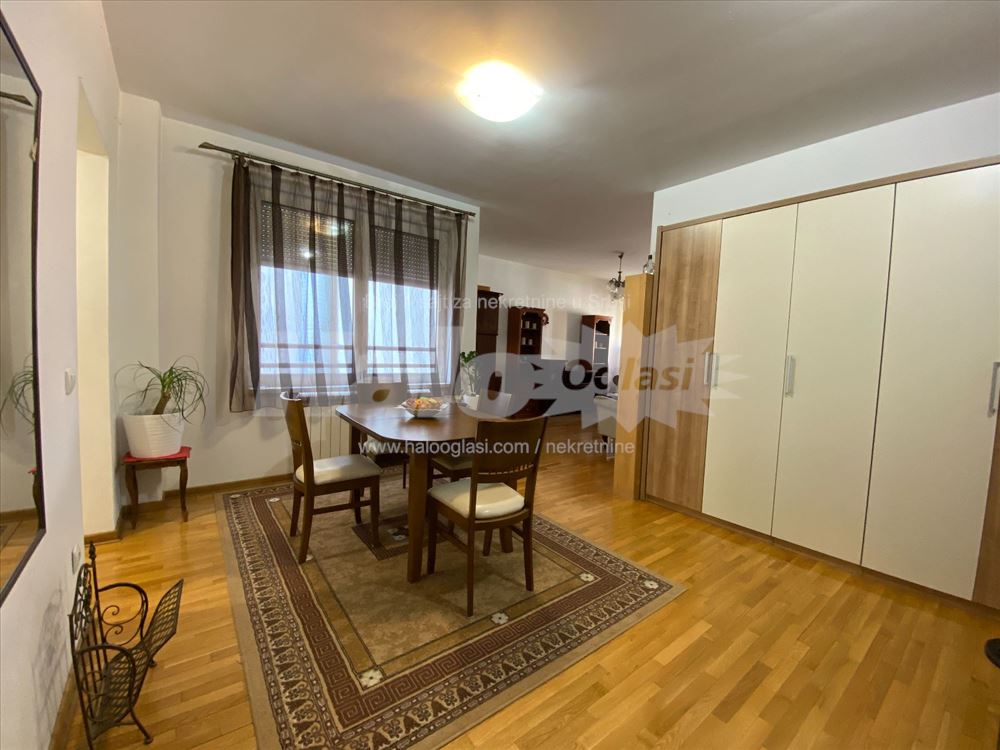 Stan kod Djeram pijace 60m2 - opcija Garaže — 8