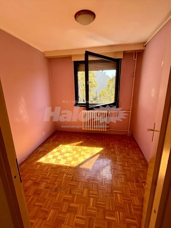 Stan Koste Nadja, Mirijevo, Zvezdara — 12