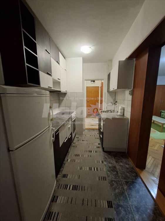 Odličan stan, ugao Pariske komune i Tošinog bunara — 9