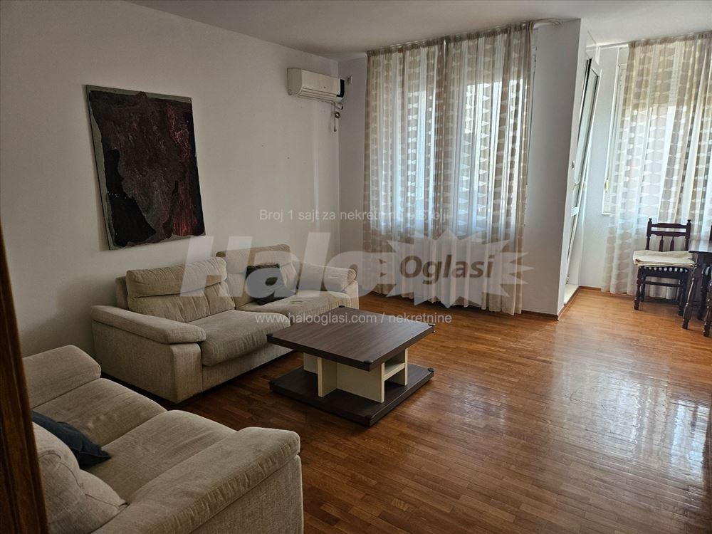 Stan na Lekinom brdu,odlična lokacija,garaža — 2