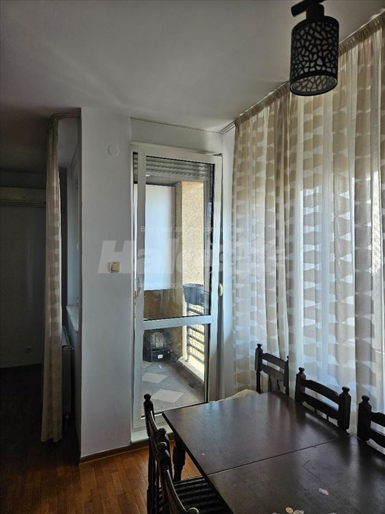 Stan na Lekinom brdu,odlična lokacija,garaža — 4