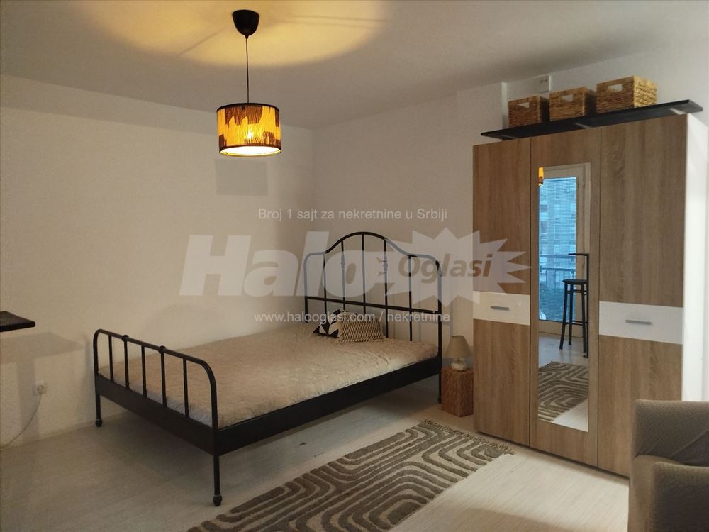 Stan na Novom Beogradu, 61 blok, izdavanje — 4