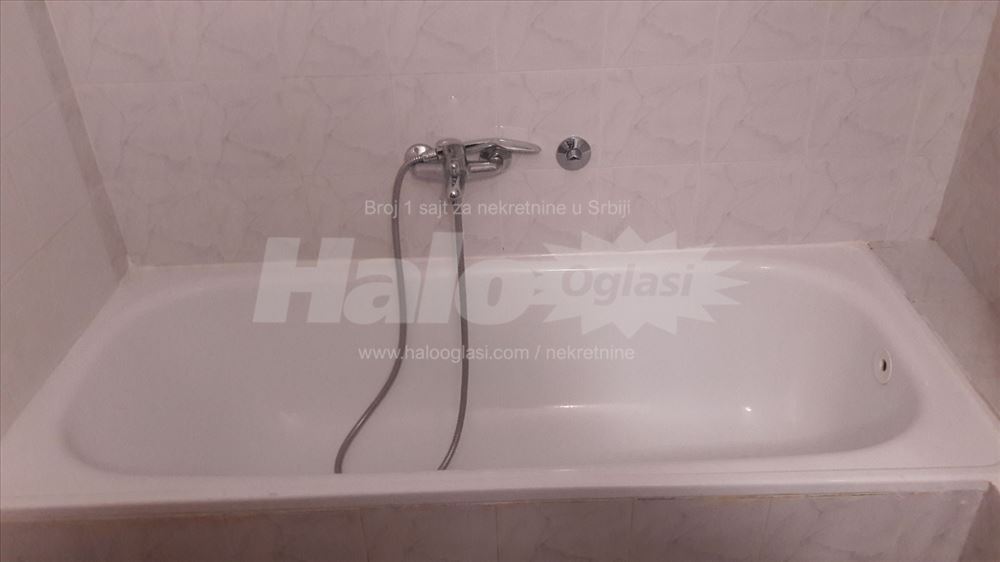 stan na  Čukaričkoj  padini — 5