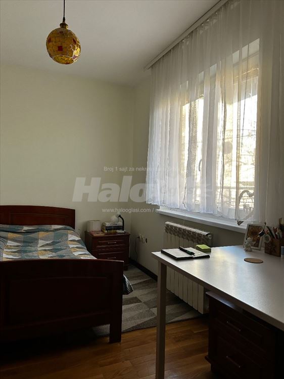 Stan na Voždovcu s terasom, namešten, pet friendly — 6