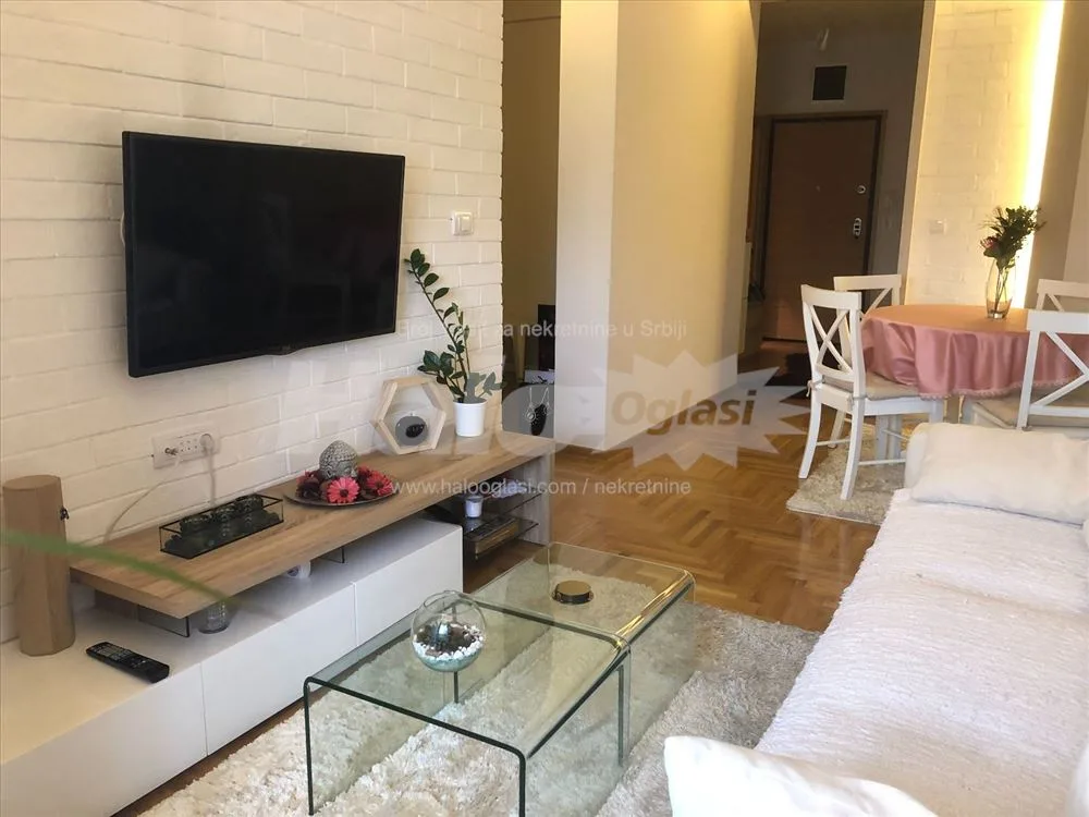 Stan na Zvezdari uknjižen, opremljen, odmah uselji — 4