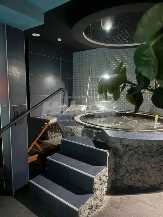 Stan - penthouse 240 m2 — 13