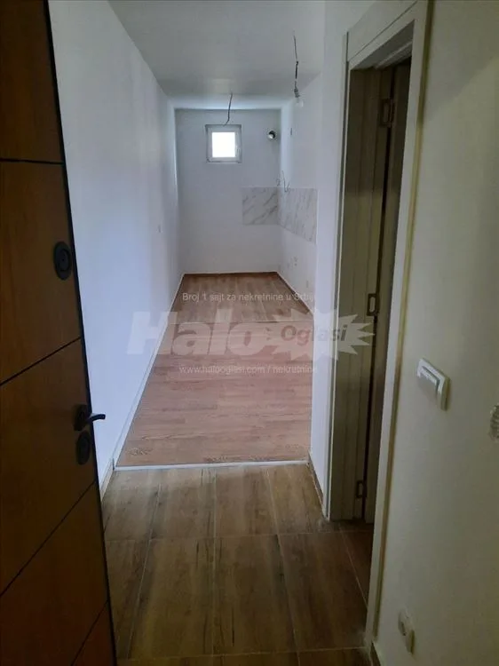 Stan -poslovni apartman 75m2 — 2