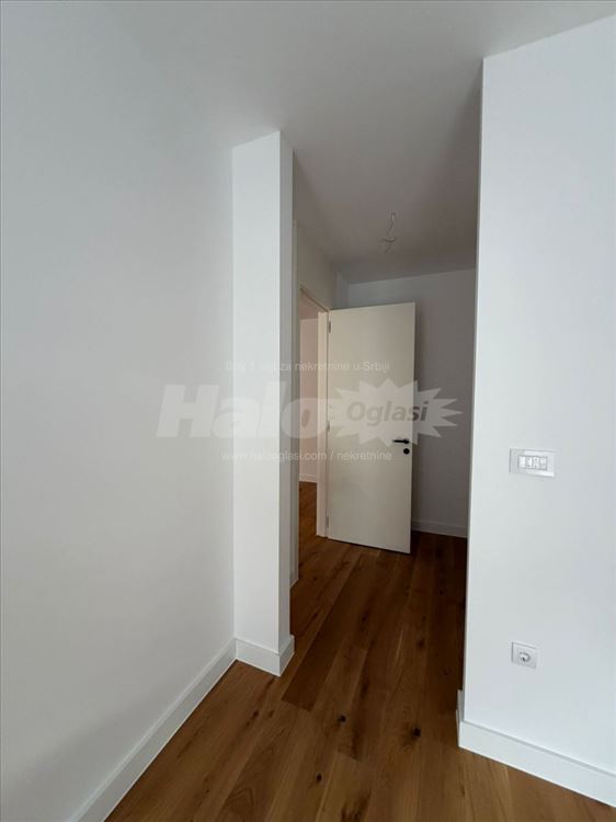 Stan / poslovni prostor 91m² + dvorište 120m² — 3