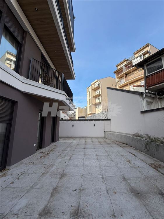 Stan / poslovni prostor 91m² + dvorište 120m² — 8