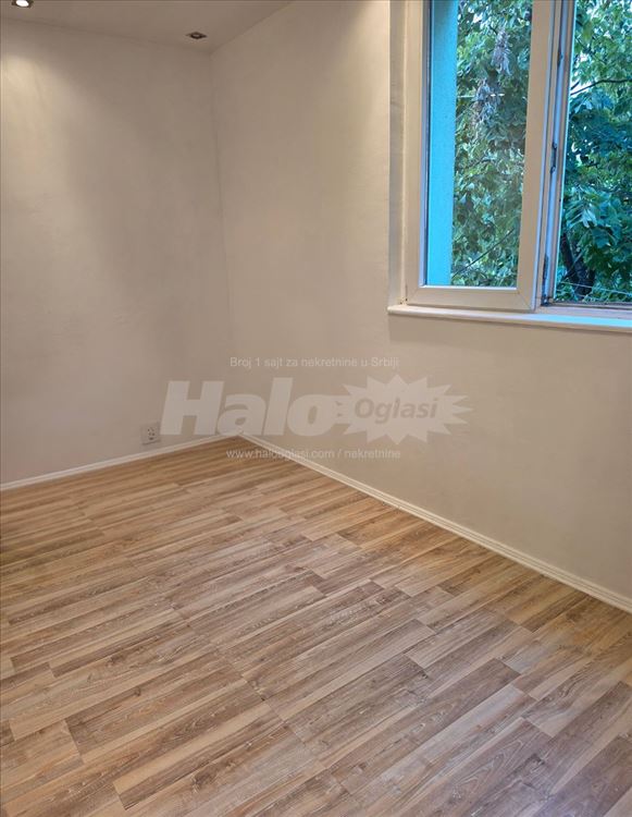 Stan površine 60 m², stara Bežanija. — 7