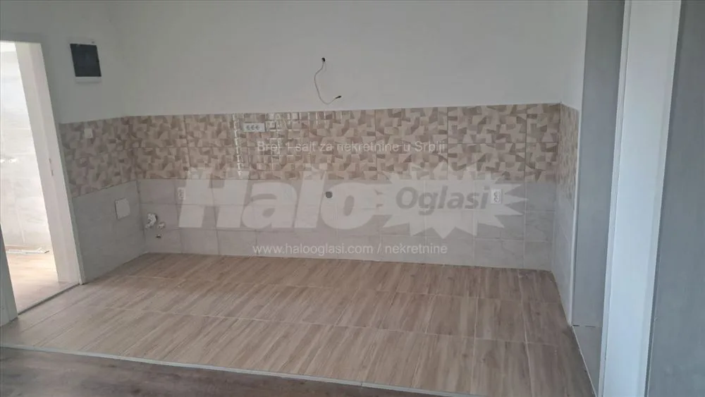 Stan sa dva dvorišta - cena od 90 do 127 hiljada — 9