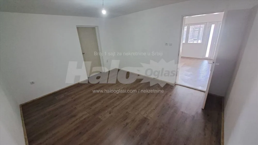 Stan sa dva dvorišta - cena od 90 do 127 hiljada — 10
