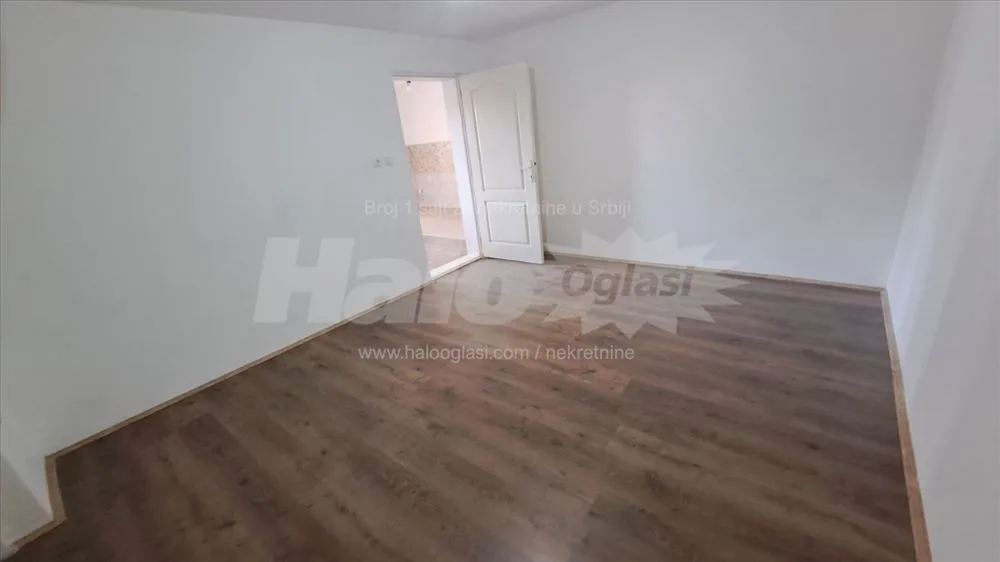 Stan sa dva dvorišta - cena od 90 do 127 hiljada — 11