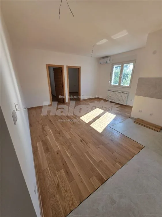 Stan sa dvorištem Rok 15.9.2026 — 7