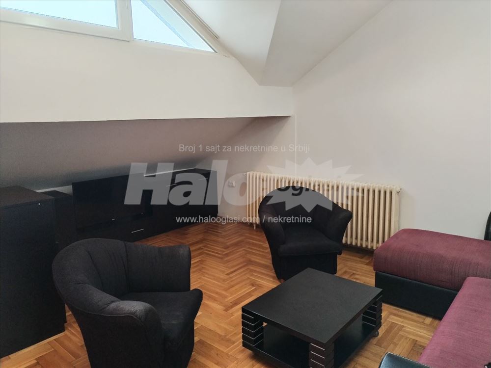 Stan sa galerijom LUX — 2