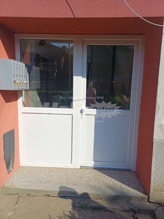 Stan sa garažom i podrumom — 14