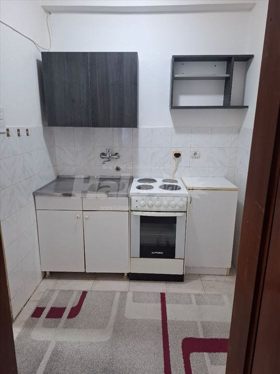 Stan sa uračunatim grejanjem i malim računima — 4