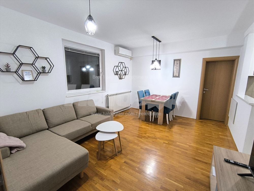 Stan u Batajnici 3.0 — 6