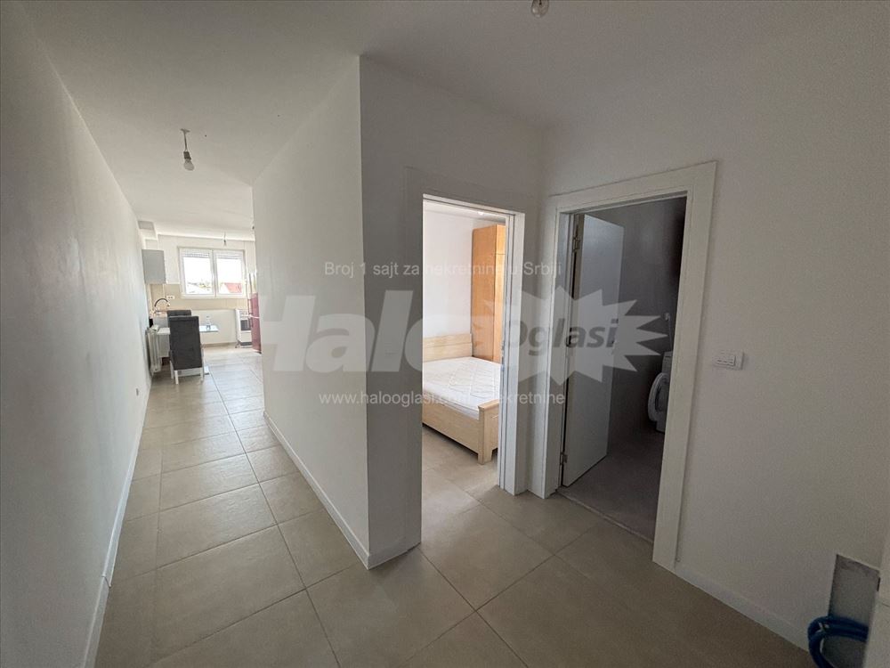 Stan u Batajnici top lokacija — 4