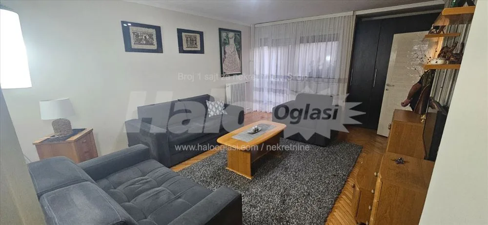 Stan u Borci, centar 1, 56m2, kompletno namesten — 2