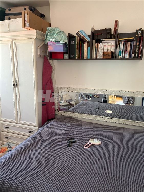 Stan u Dečanskoj, trg Nikole Pašića — 8