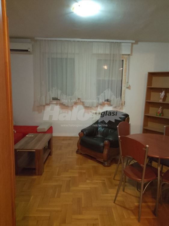 Stan u Filmskom gradu 27m2 odmah useljiv — 5