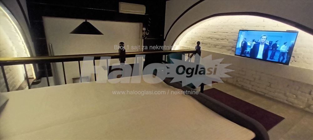 Stan u industrijskom stilu sa spa prostorom — 5