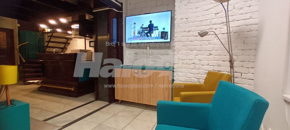 Stan u industrijskom stilu sa spa prostorom — 10