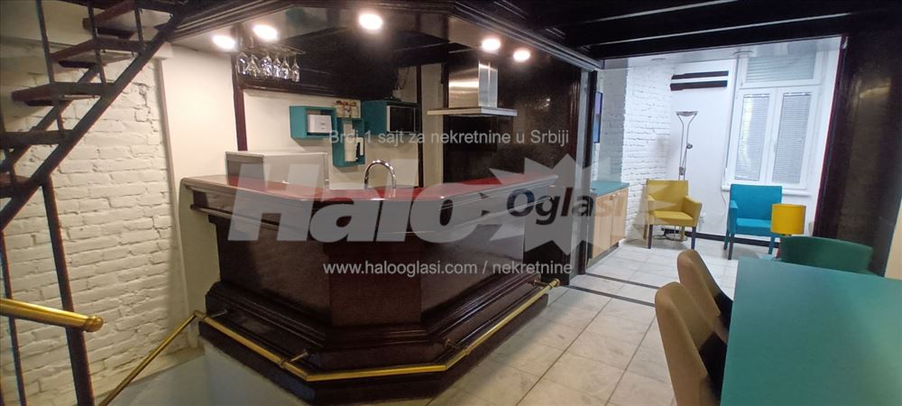 Stan u industrijskom stilu sa spa prostorom — 11