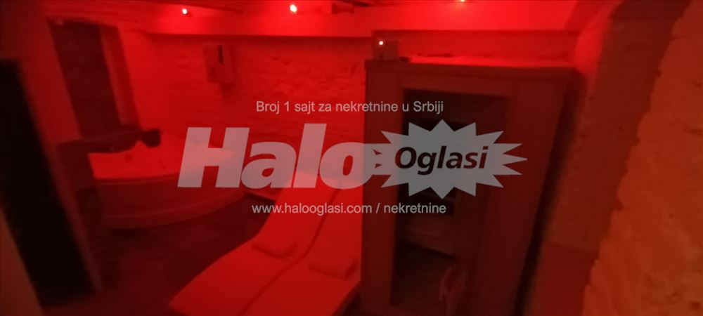 Stan u industrijskom stilu sa spa prostorom — 15