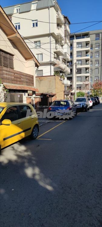 Stan u kuci, parking. Vozdovac — 2
